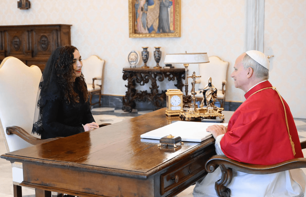 Osmani takohet me Papa Leonin, e fton për vizitë në Kosovë dhe njohjen formale