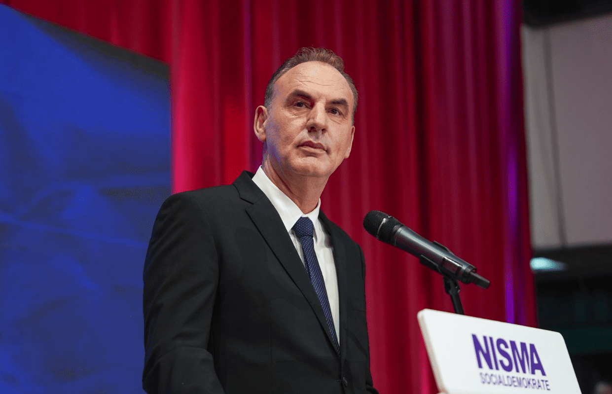 Limaj, bashkëluftëtarëve: Rreshtohuni në numrin 122!