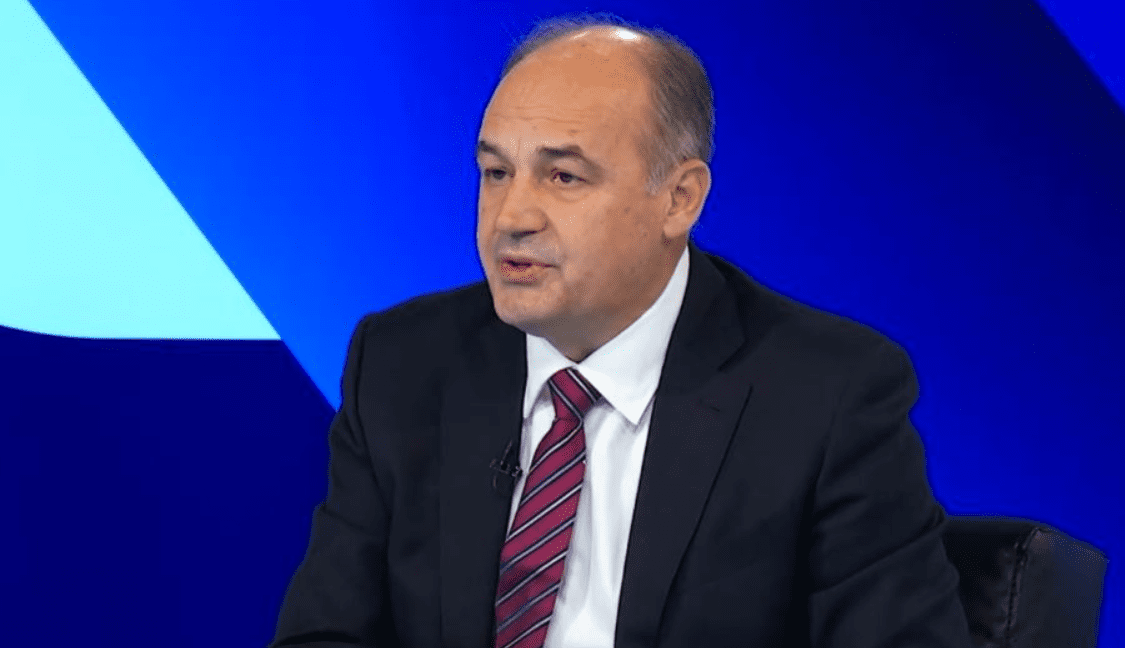 Hoxhaj: Hamza dhe Abdixhiku i kanë meritat për heqjen e masave nga BE-ja 