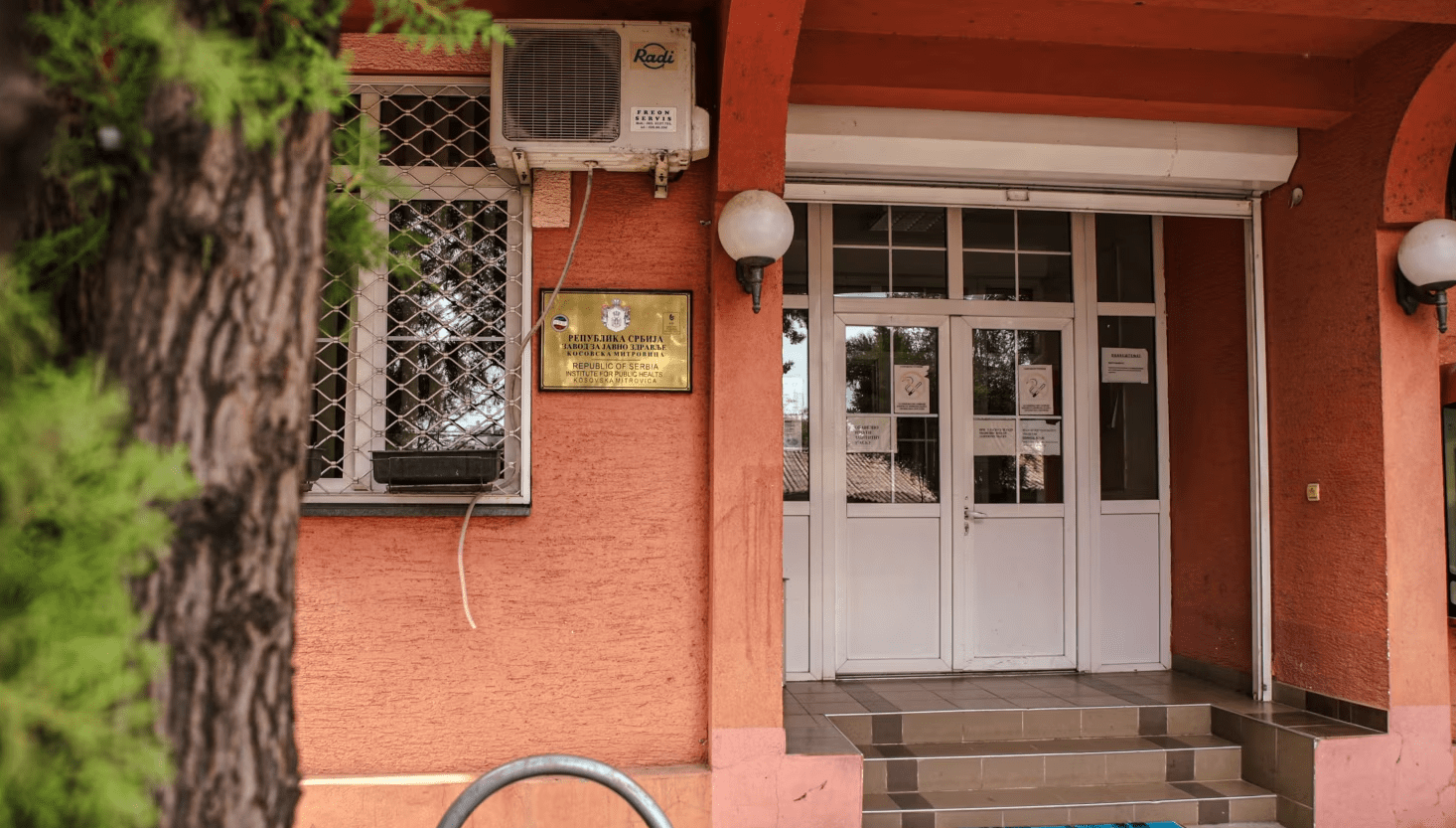 Serbia hap vende të reja pune në institucionet e saj në Kosovë, tri ditë para zgjedhjeve