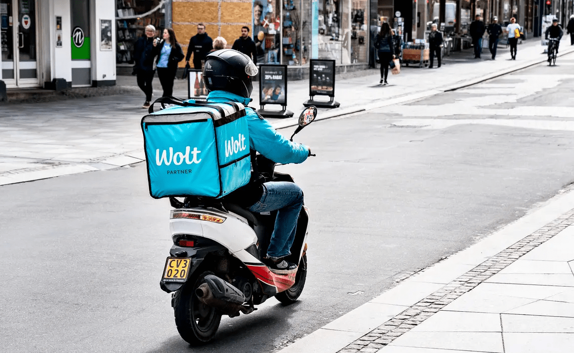 Arrestohet motoristi i Wolt-it, shpërndante drogë në kryeqytet