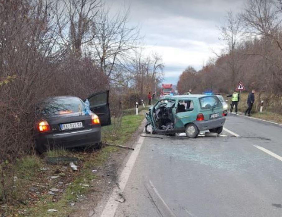 Aksident i rëndë në Koshtovë, një grua dyshohet se është në gjendje kritike
