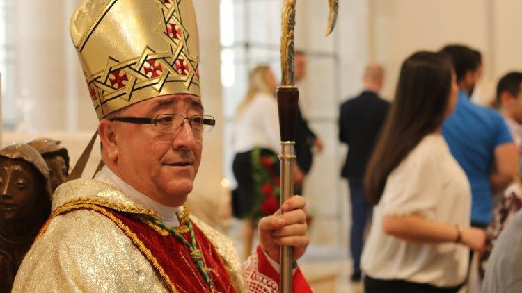 Ipeshkvi Dodë Gjergji për Krishlindje bën thirrje për stabilitet politik në Kosovë