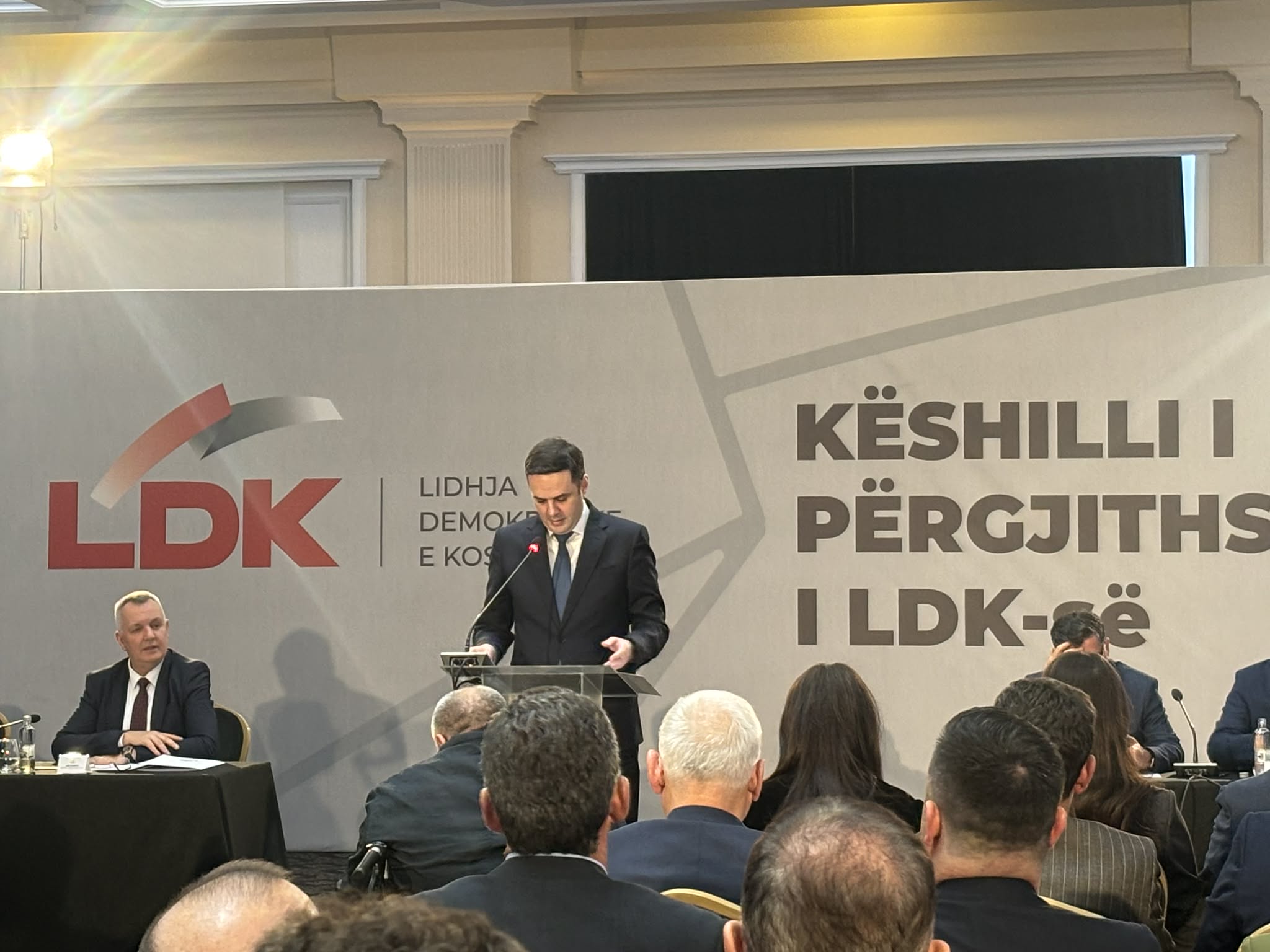 Abdixhiku: LDK është gati ta marrë timonin e Kosovës