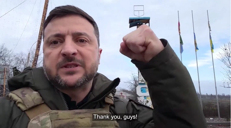 Zelensky publikon video nga qyteti që Putini pretendoi se Rusia e kishte “çliruar”