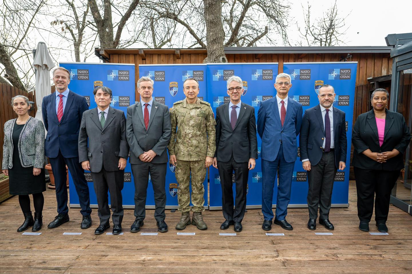 Komandanti i KFOR-it takon diplomatët, flasin për sigurinë