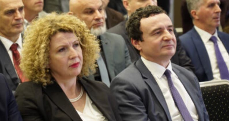 Kurti pas aktakuzës për rezervat shtetërore: Prokuroria ka bërë shkelje, por jo ministrja Hajdari