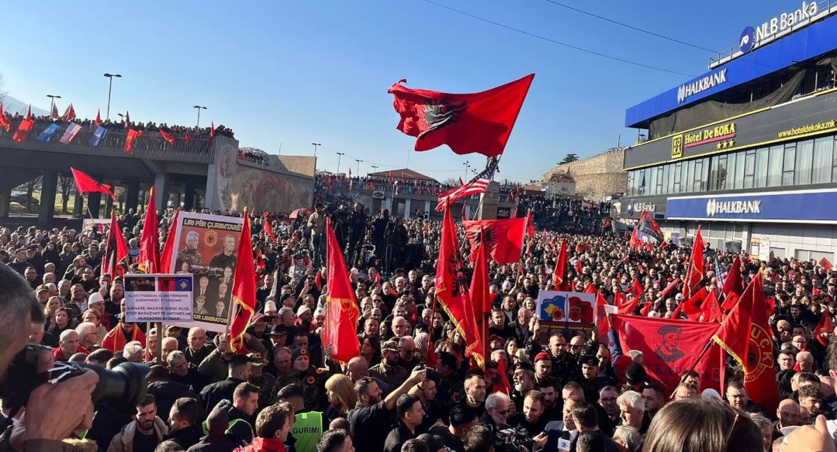 Mbështetje masive në Shkup për ish-luftëtarët: UÇK është lavdi, jo aktakuzë