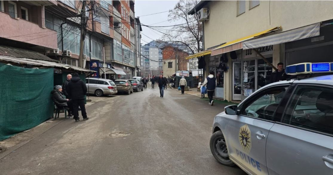 Komuna e Mitrovicës me aksion për largimin shitësve ilegalë