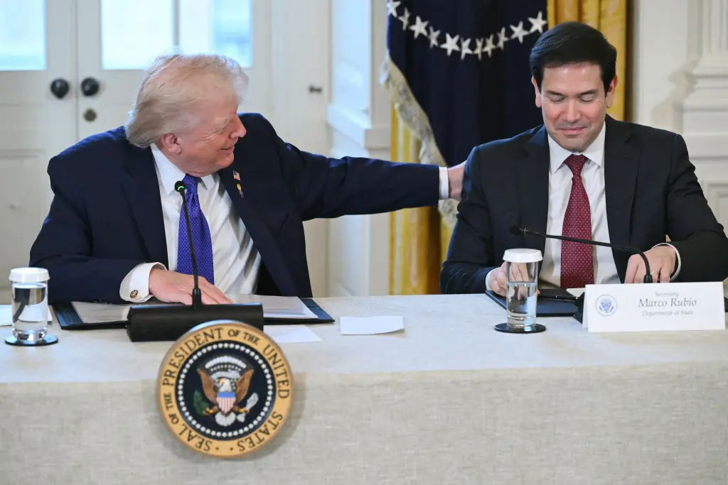 Trump sugjeron se Rubio mund të synojë postin e presidentit të Kubës
