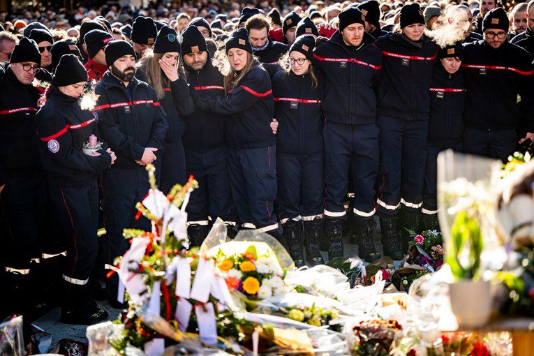 Crans-Montana: Marsh përkujtimor për 40 viktimat që vdiqën në bar