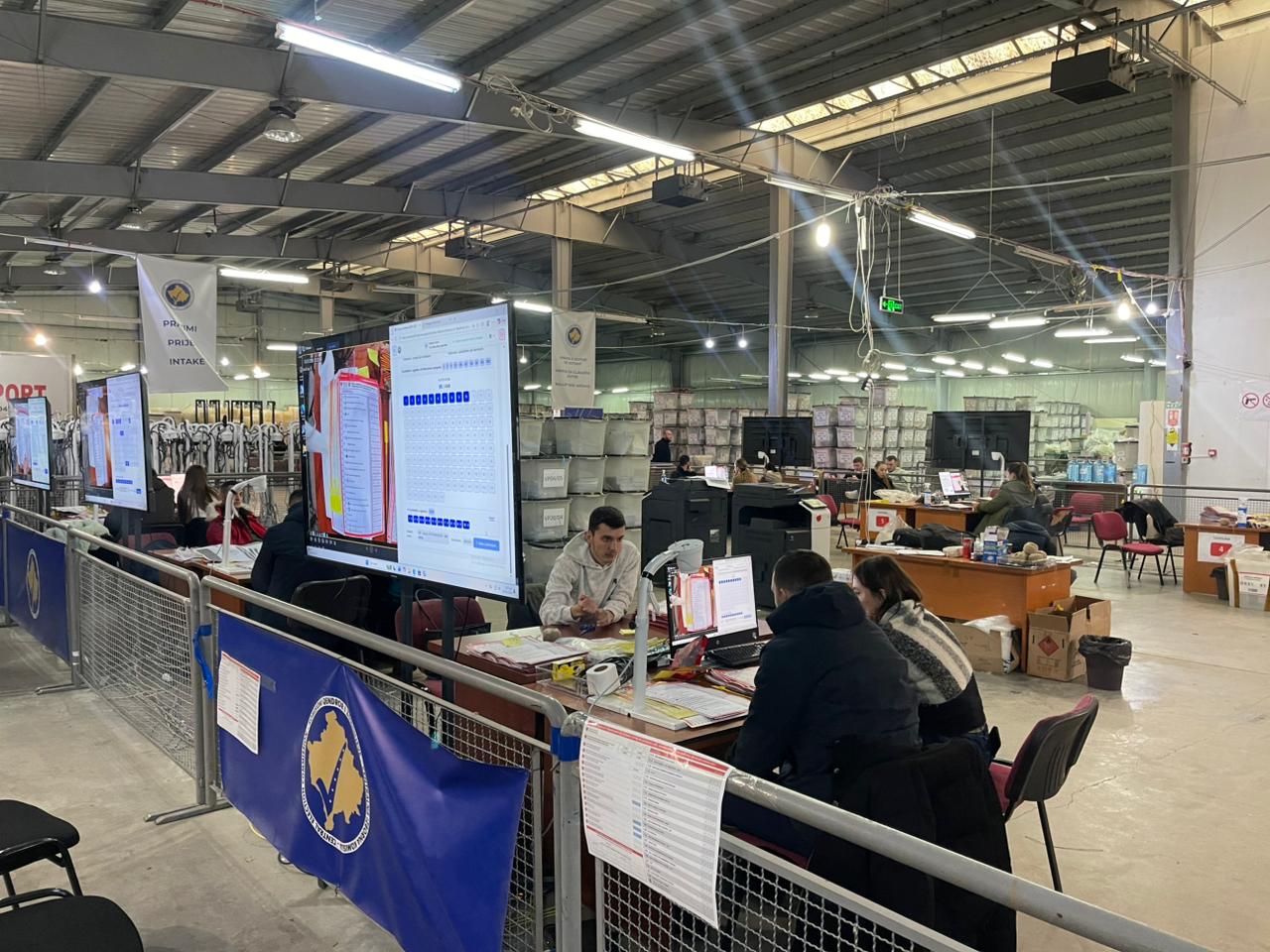 Numërohen 25 për qind e votave me postë, VV e para