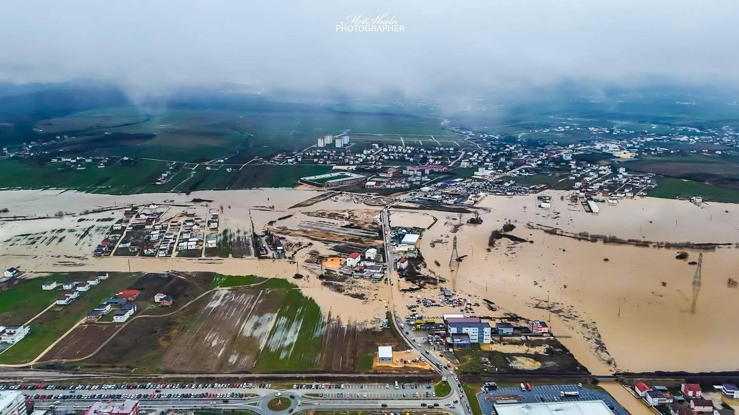AME-ja përditëson të dhënat: Disa rajone sot u përballen me vërshime, disa ishin të qeta