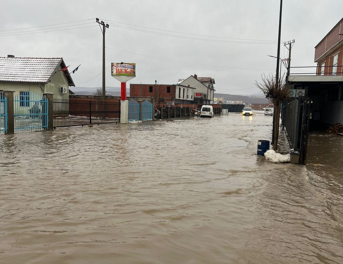 Komuna e Lipjanit pas vërshimeve të sotme: Gjendja është rënduar, keni kujdes të shtuar