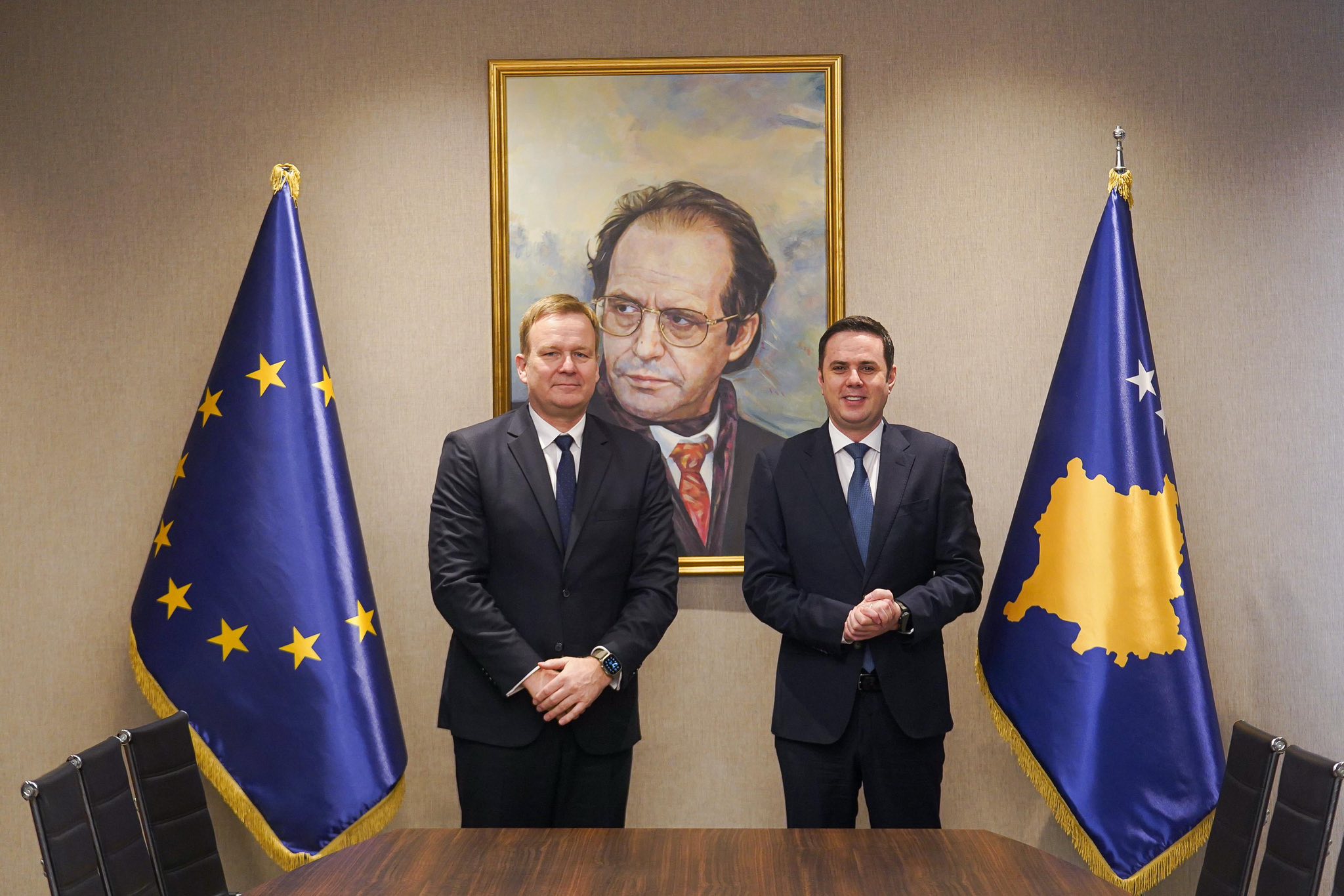 Abdixhiku takohet me Sorensenin, jep detaje rreth takimit