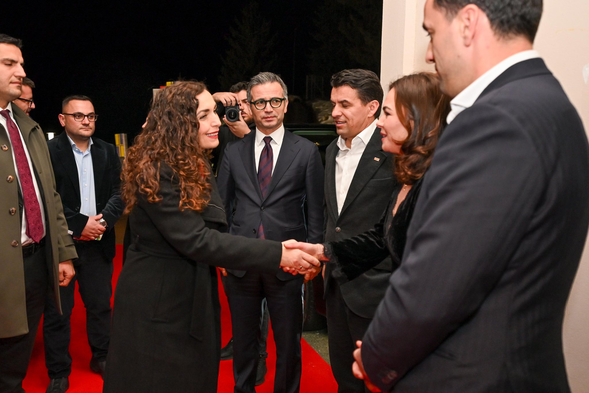 Presidentja Osmani takohet me mërgatën në Zvicër