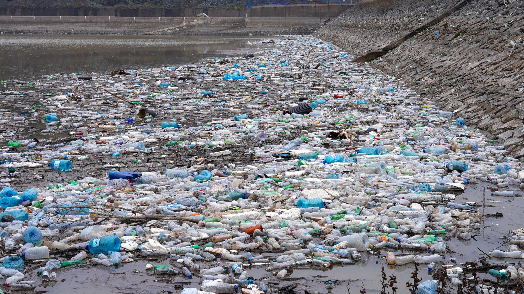 “Mbeturinat ‘e mposhtin’ Liqenin e Badocit”