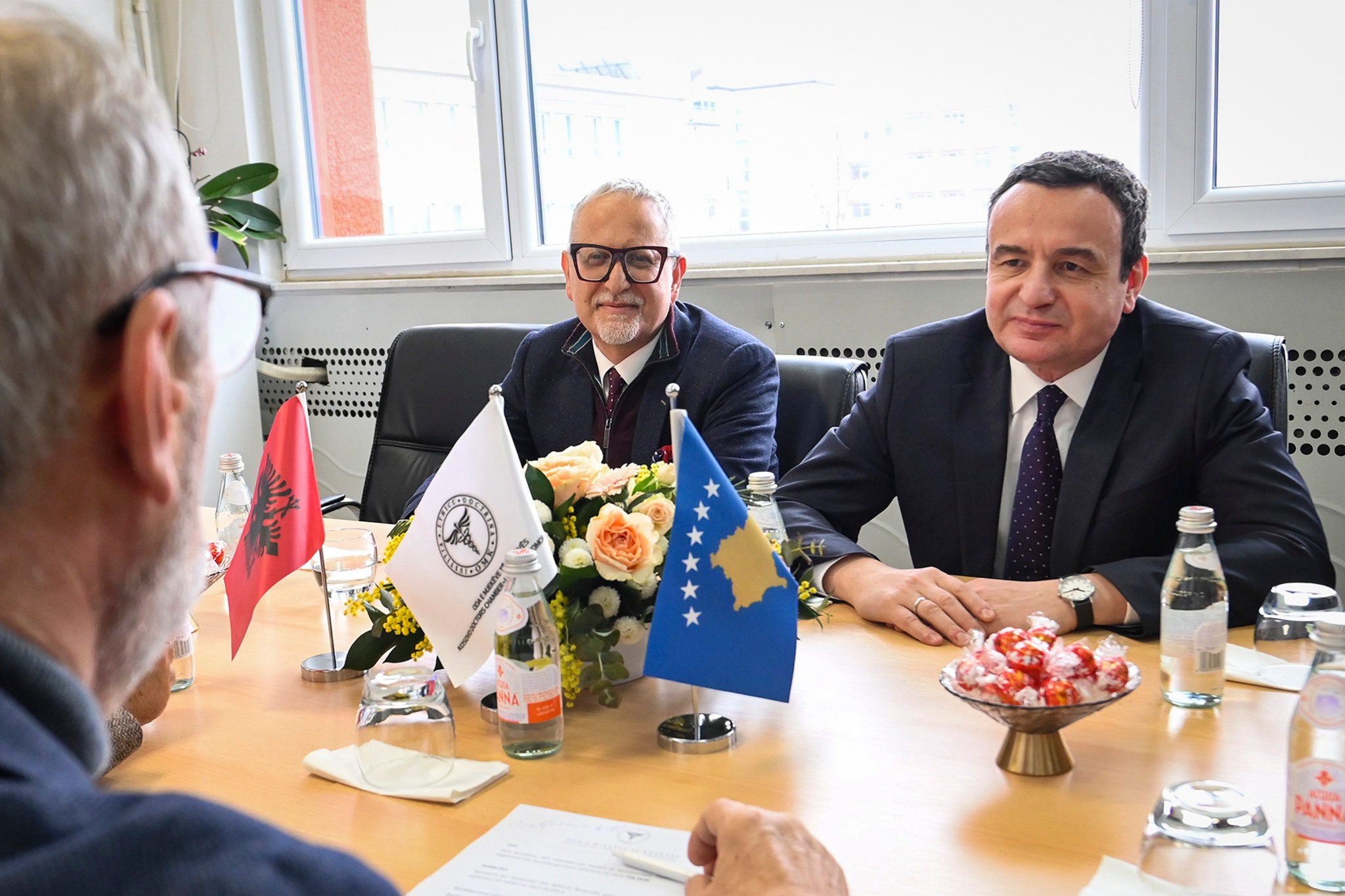 Kurti: Ka rënie të theksuar të largimit të mjekëve dhe kërkesave për shërim jashtë vendit