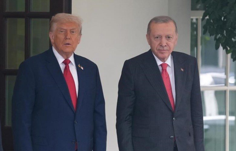 Trump fton Erdoganin t’i bashkohet Bordit të Paqes për Gazën