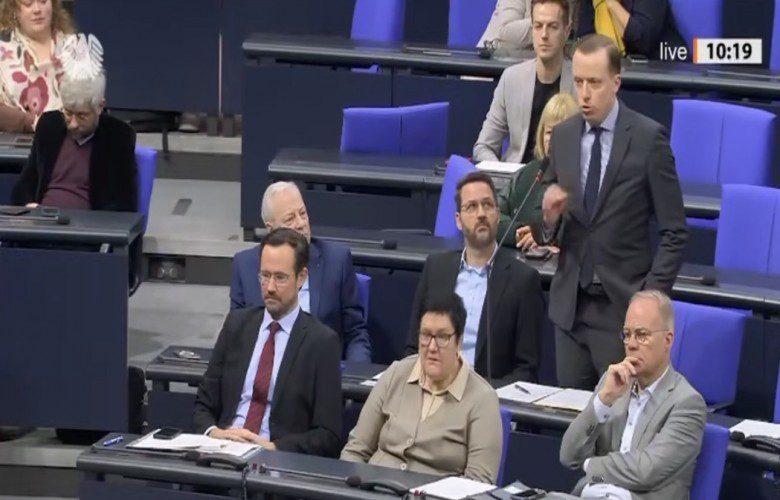 Deputeti i Bundestagut: Ndërhyrja në vitin ‘99 ndali gjenocidin në Kosovë