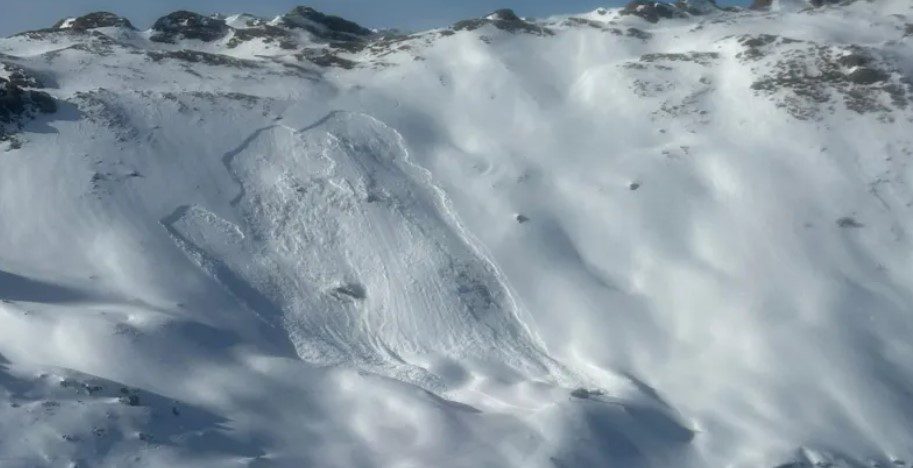 Tragjedi në Alpet austriake – Orteku ua merr jetën pesë skiatorëve