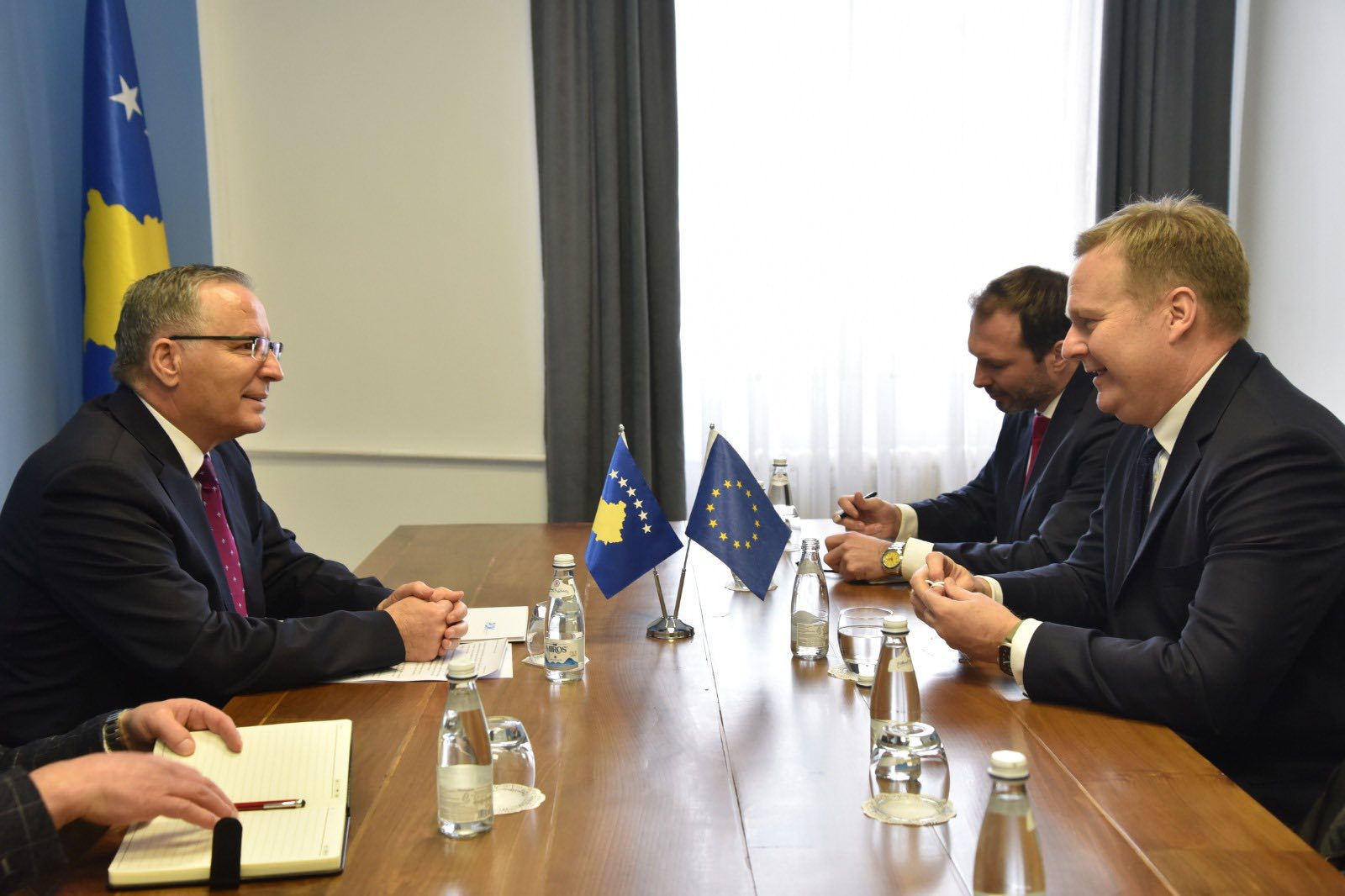 Edhe Bedri Hamza takohet me emisarin e BE-së, Peter Sorensen