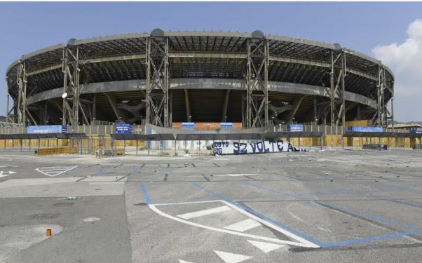 Tensione para ndeshjes së Champions League, sulmohen dy tifozë të Chelseas në Napoli