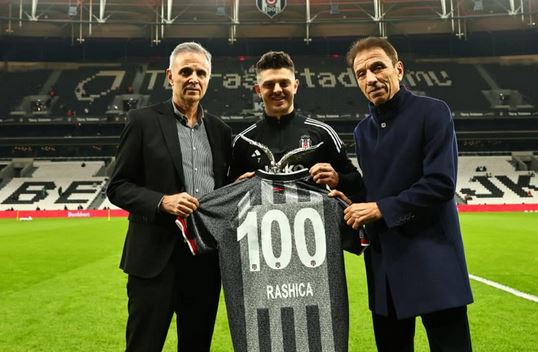 Beshiktashi nderon Rashicën pas arritjes së 100 paraqitjeve me klubin
