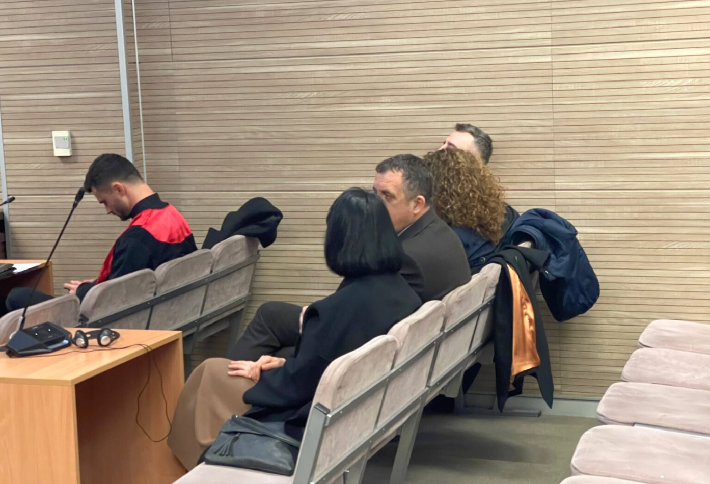 Gjykata veçon procedurën ndaj Sveçlës për rastin e hedhjes së gazit lotsjellës në Kuvend