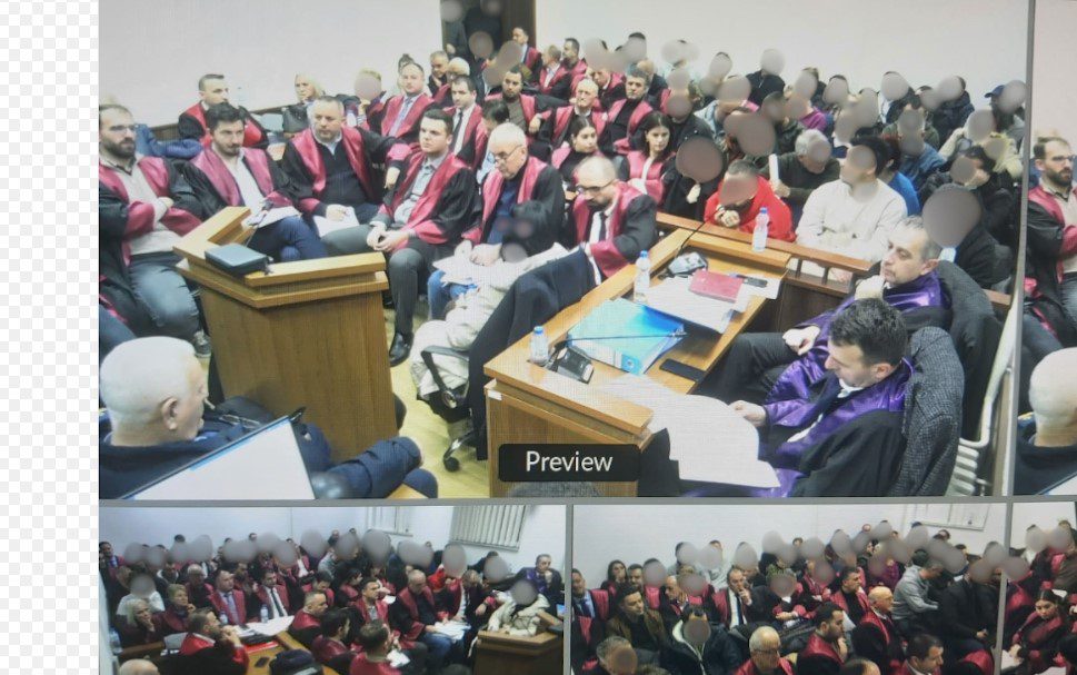 Seanca për keqpërdorimet në BKS, disa nga të dyshuarit patën nevojë për ndihmë mjekësore