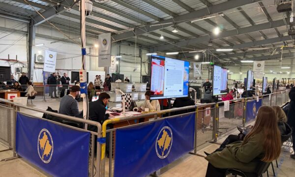 Numërohen gati gjysma e votave me kusht, rezultate befasuese