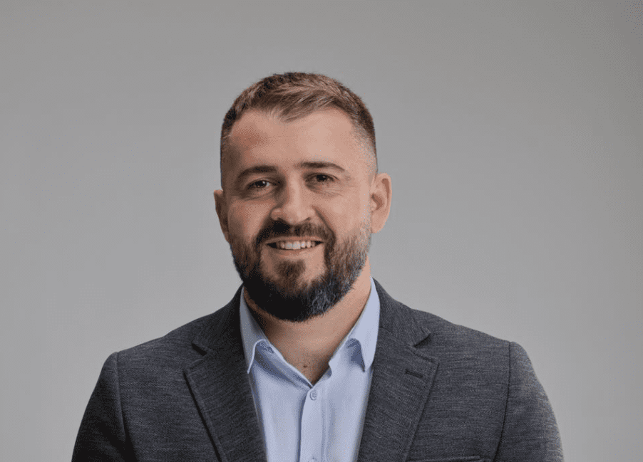 Lushtaku, diasporës: Qëndroni këtu, me paga të Kosovës dhe përballuni me shëndetësinë tonë