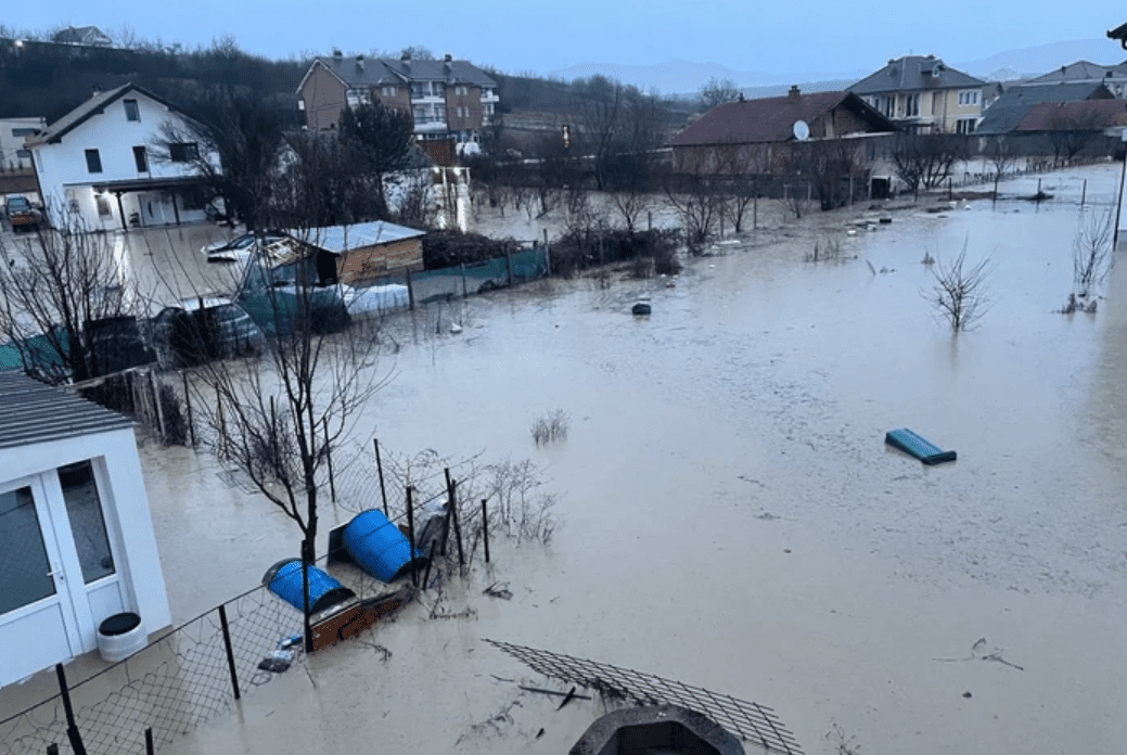 Reshjet e dendura të shiut, vërshime në disa zona të Kosovës