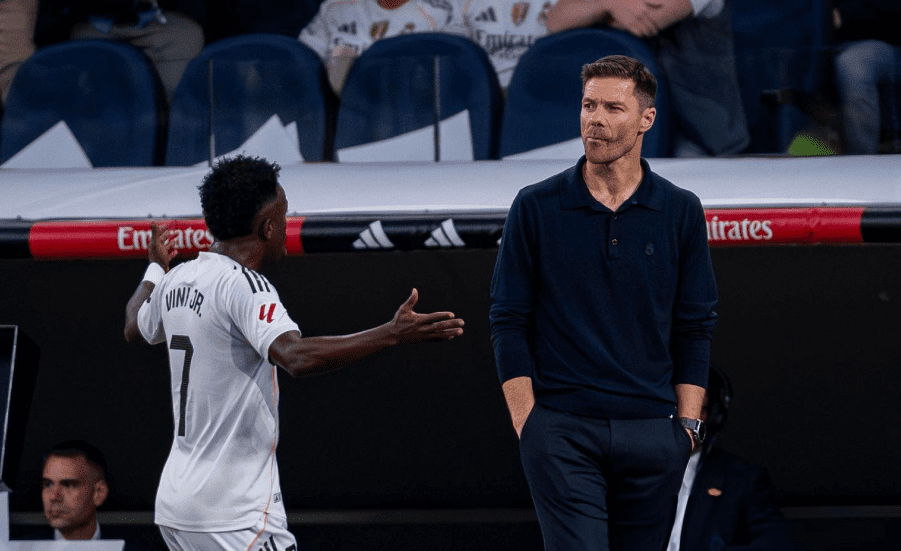 Tronditje te Reali, Vinicius ngrin kontratën për shkak të Alonsos