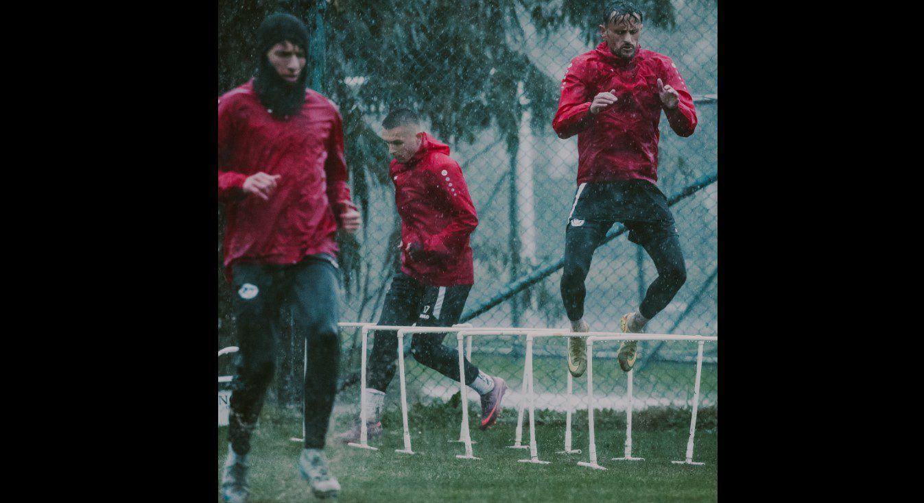 SC Gjilani në përgatitje në Antalia, skuadra stërvitet intensivisht nën reshjet e shiut