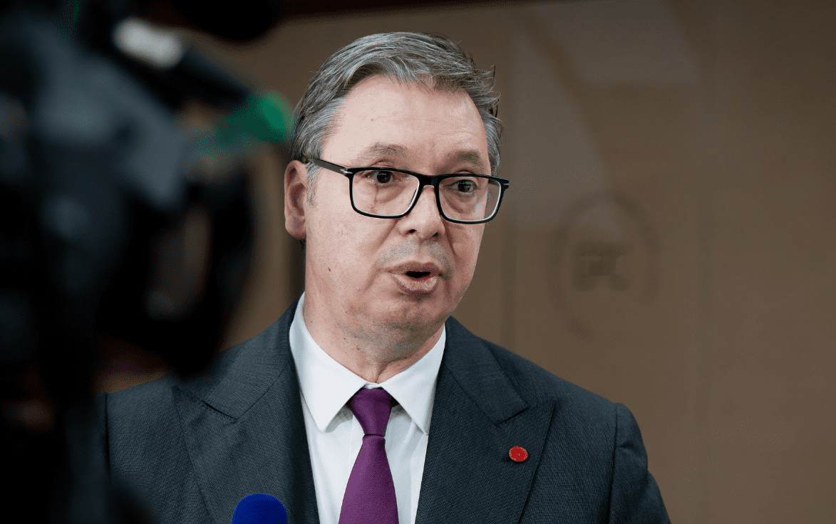 Vuçiq: Vrasja e 8,000 boshnjakëve në Srebrenicë nuk mund të quhet ‘gjenocid’