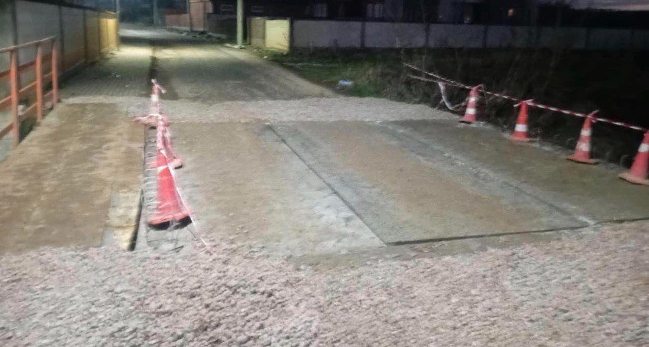 U shkatërrua nga reshjet e mëdha të shiut, ura e Smallushës rregullohet brenda 3 ditësh