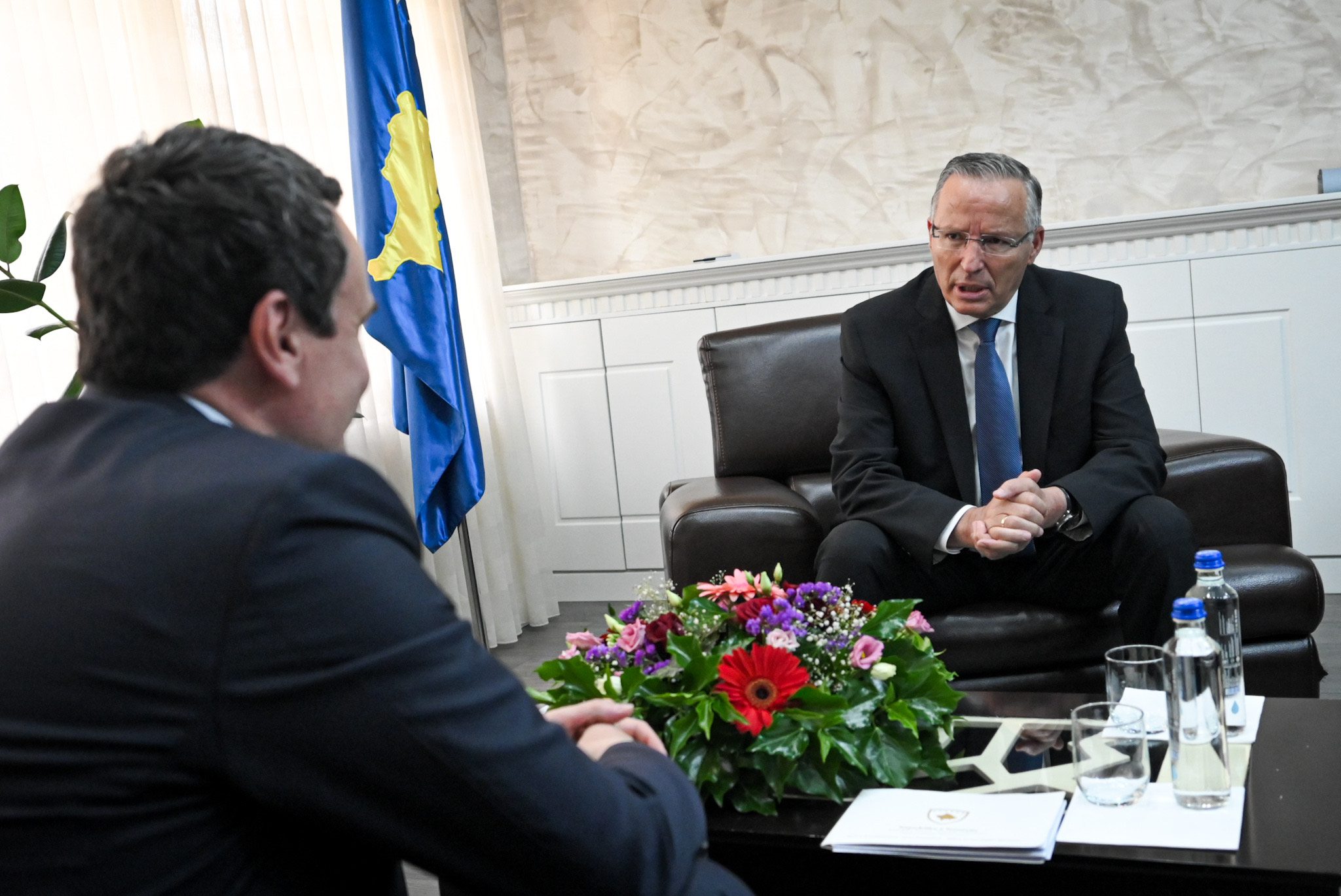 Hamza i përgjigjet Kurtit për Presidentin: Flasim, s’ka gjë të keqe, por përgjegjësia të takon ty