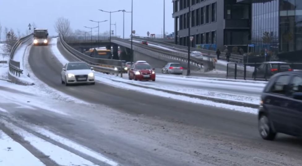 Komuna del me njoftim: Situata me rrugët në Prishtinë është kryesisht nën kontroll