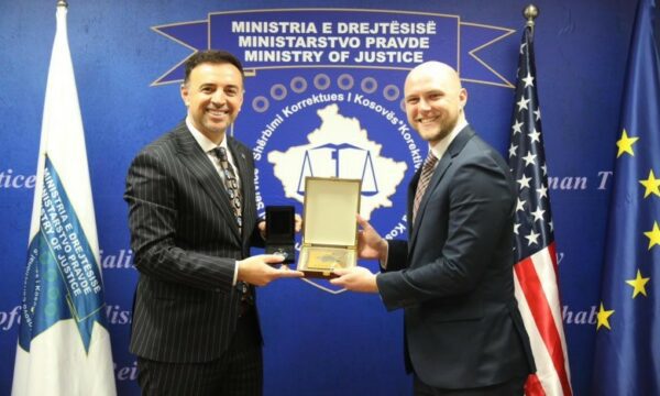Departamenti Amerikan i Shtetit vlerëson sukseset e Shërbimit Korrektues të Kosovës