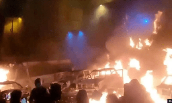 Mjekët iranianë thonë se spitalet janë mbingarkuar derisa protestat vazhdojnë