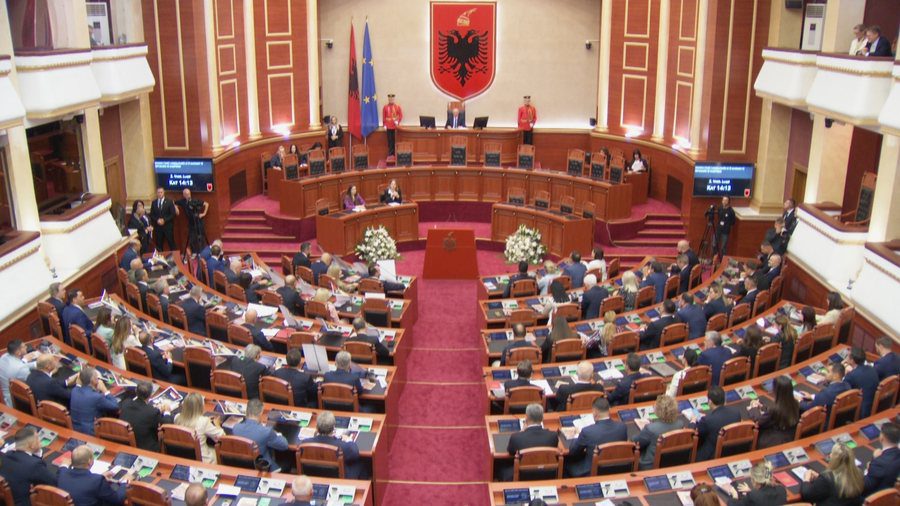 Kuvendi i Shqipërisë miraton pjesëmarrjen në Bordin e Paqes të propozuar nga Trumpi
