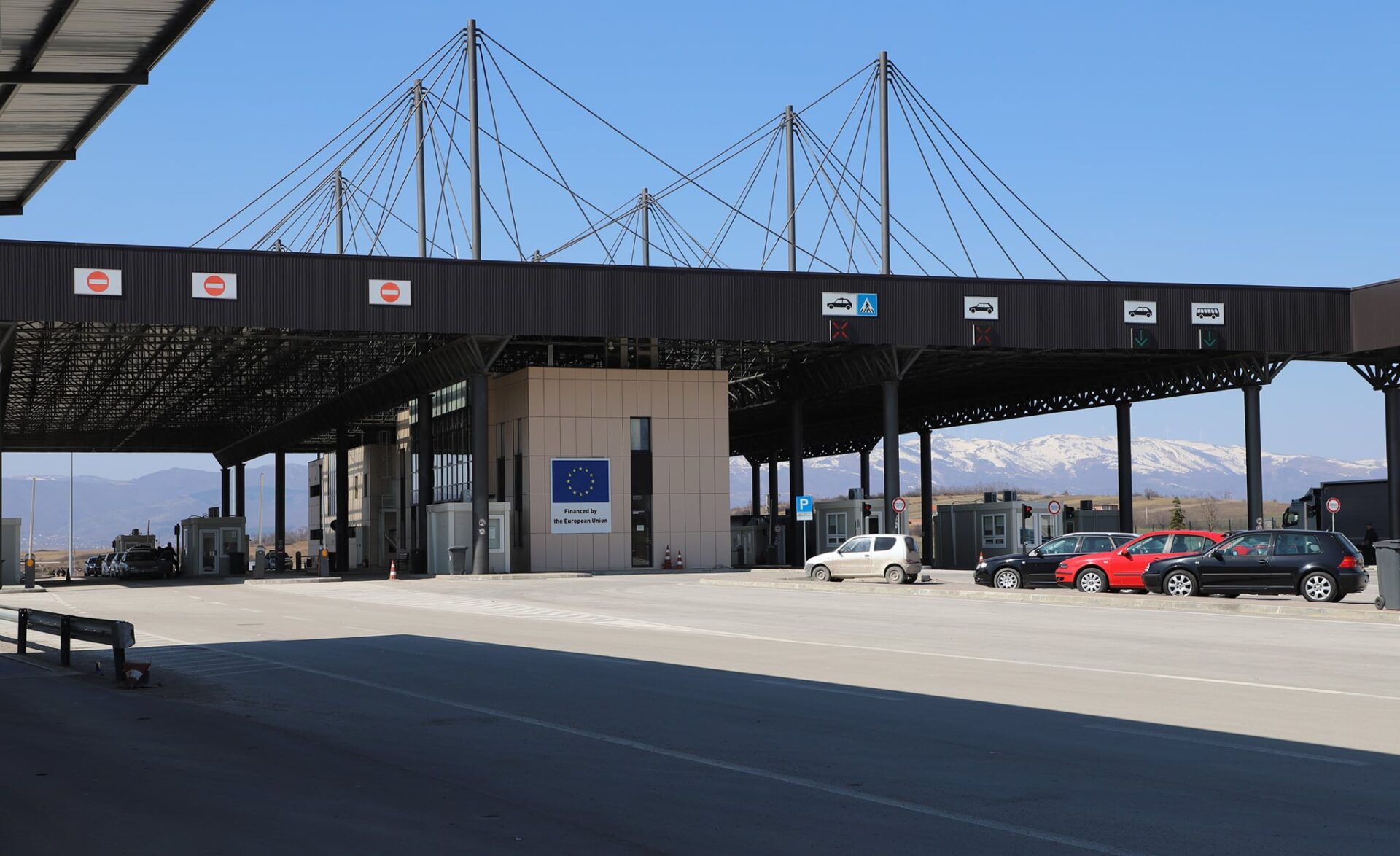 Kjo është gjendja në pikat kufitare, pritjet deri në 5 minuta