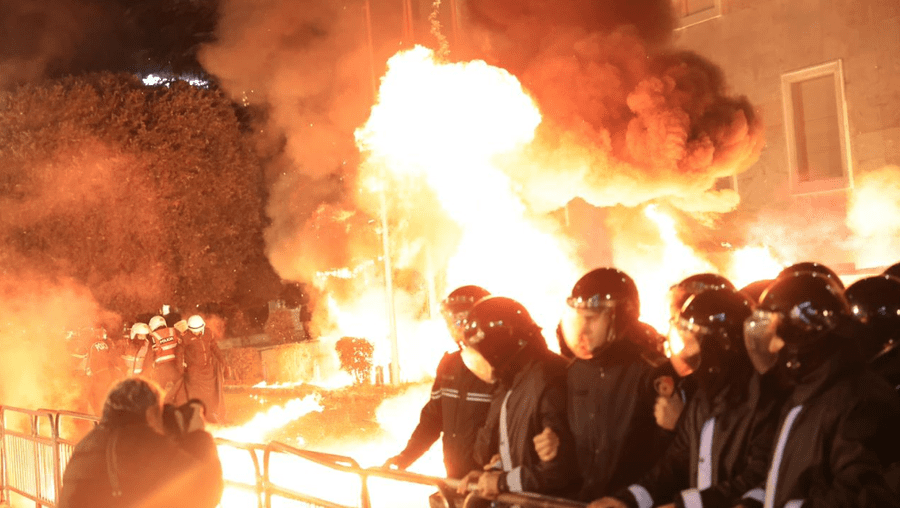 Protesta e PD-së në Shqipëri, policia del me deklaratë: 11 efektivë të lënduar