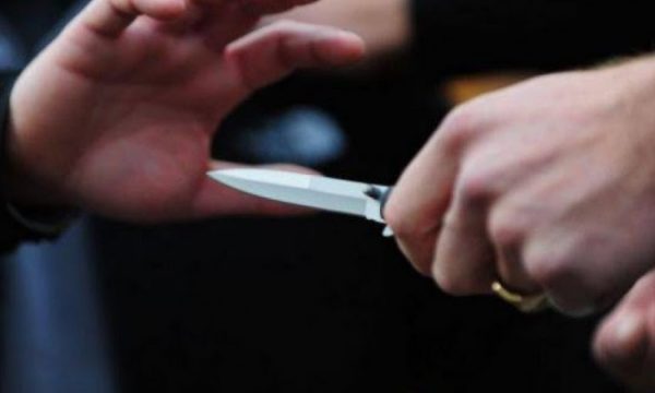 Lipjan: Një i mitur sulmon me thikë një të mitur tjetër