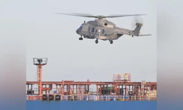 Franca sekuestroi një cisternë të dyshuar ruse të naftës në Mesdhe