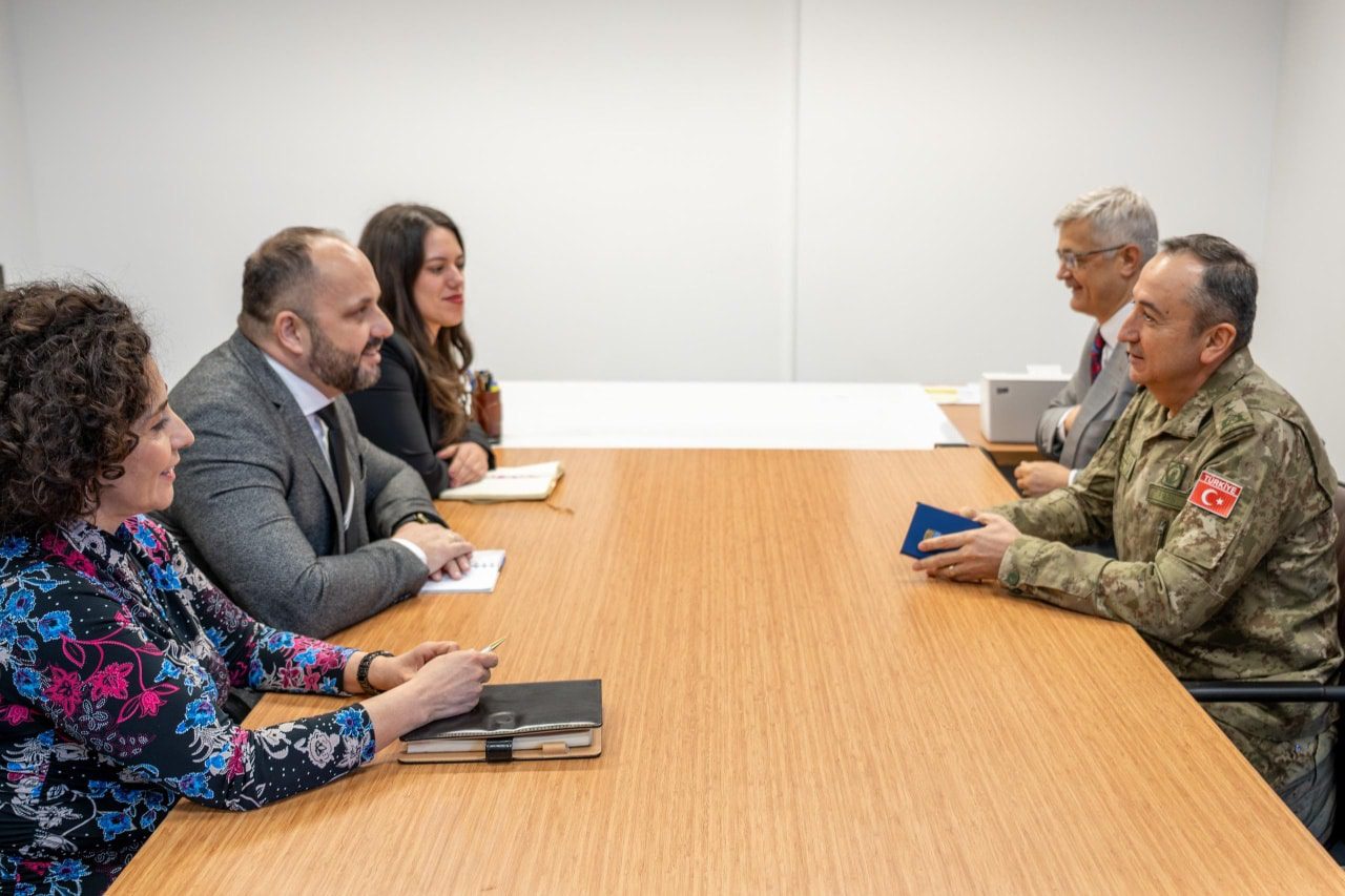 Ulutash takohet me kryetarin e Mitrovicës së Veriut