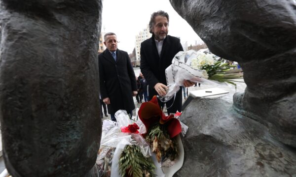 “Ata që sakrifikuan dhe mbajtën gjallë idealin e lirisë, janë gurët themelorë mbi të cilët qëndron Kosova”