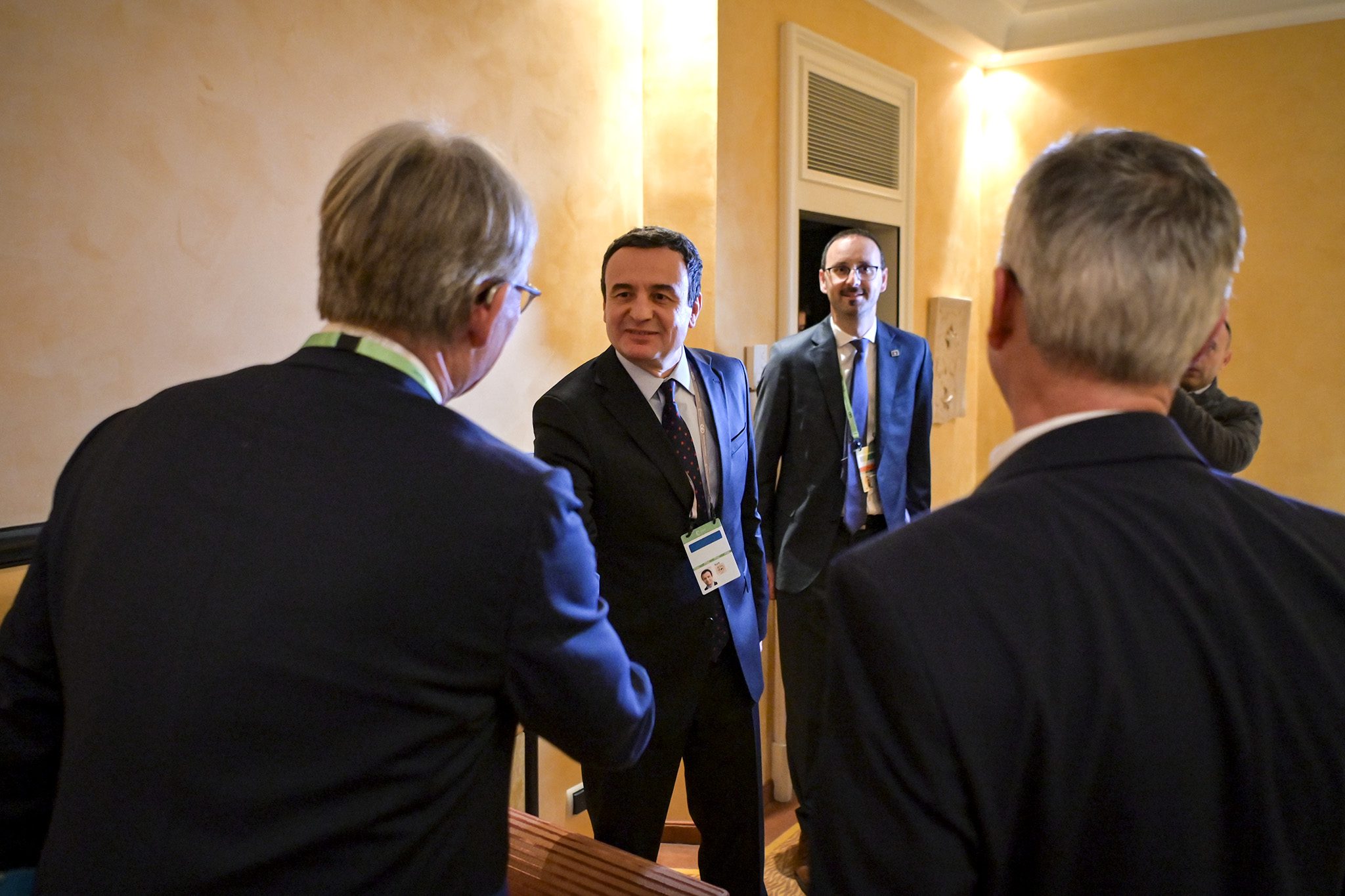 Kurti takohet me sekretarin gjerman të shtetit, flitet për zhvillimin ekonomik