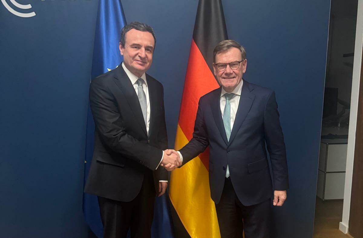 Kurti takohet me kryediplomatin gjerman, flasin për sigurinë dhe integrimin evropian